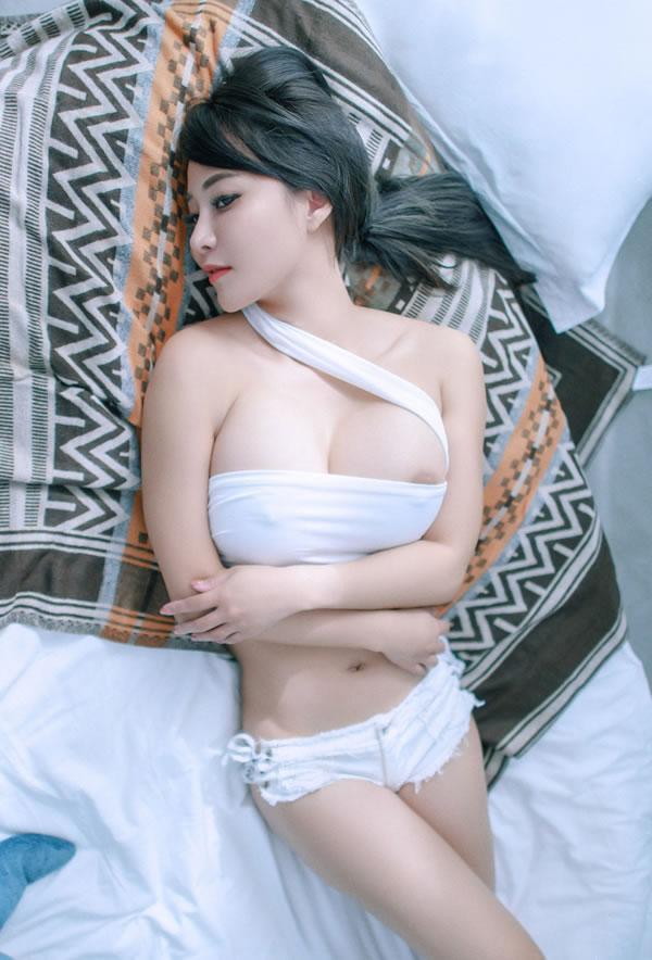 美巨乳乐乐 - 绷带缠不住的丰满上围(21)