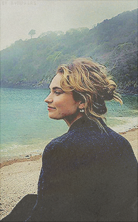 Avatars Lily James XlSVxSJy_o