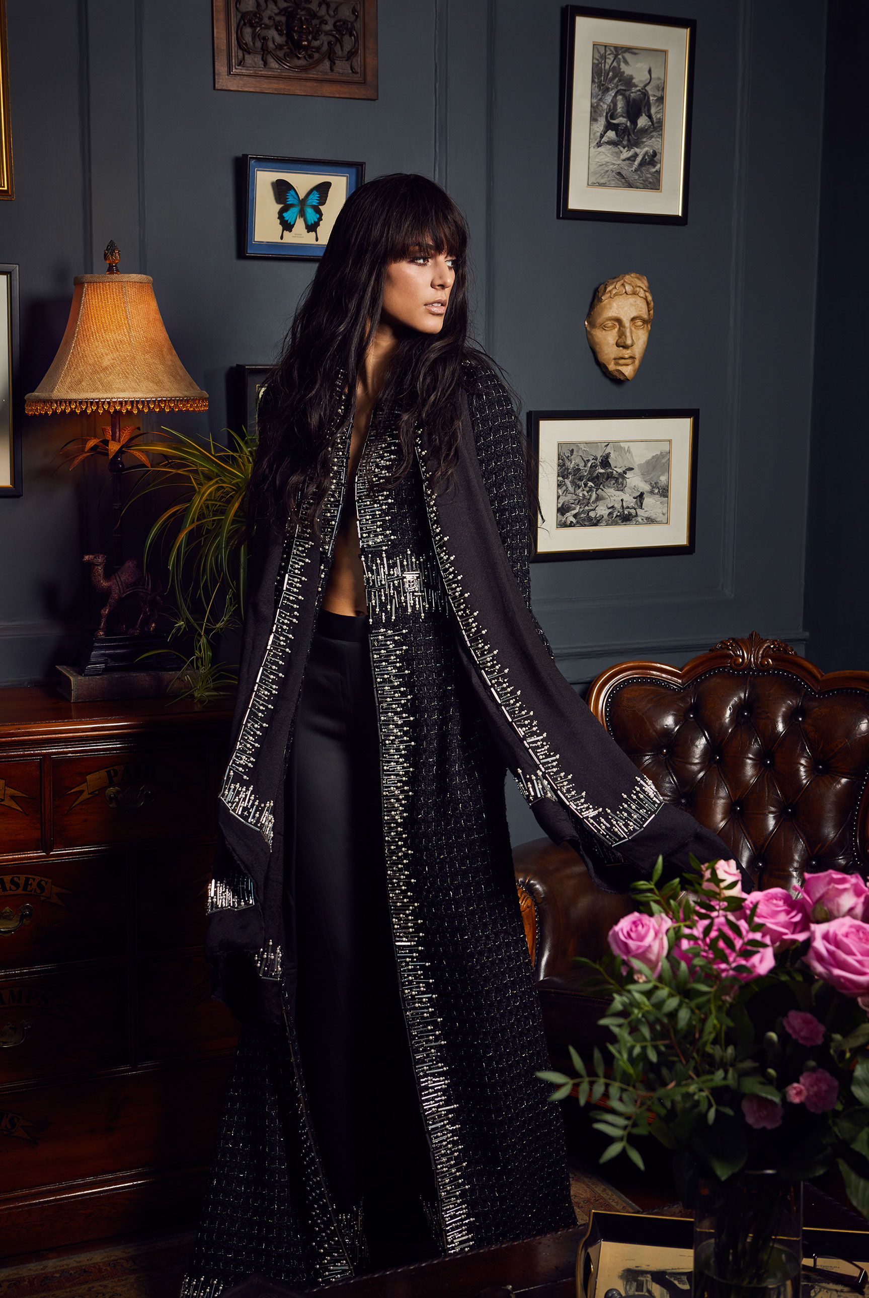 Модное платье DeWar Brand / Sundal Roy by Claire Harrison / Harpers Bazaar India december 2017 Модное платье DeWar Brand / Sundal Roy by Claire Harrison / Harpers Bazaar India december 2017