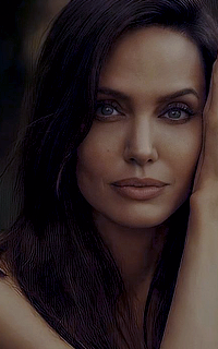Angelina Jolie TINzCZAA_o