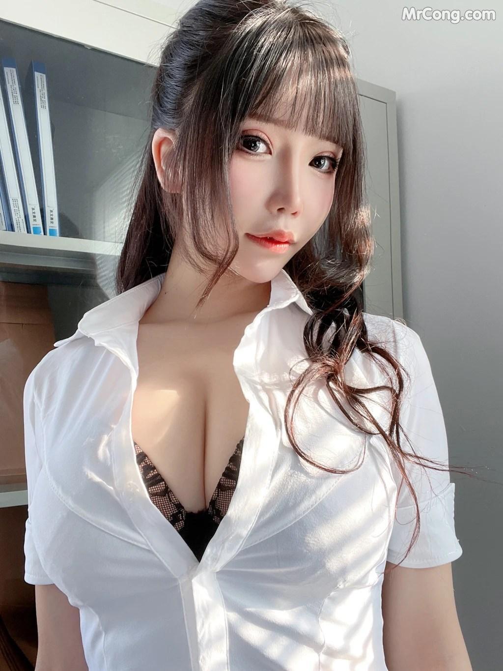 Coser@抱走莫子aa Vol.043: OL太太 (78 photos )(20)