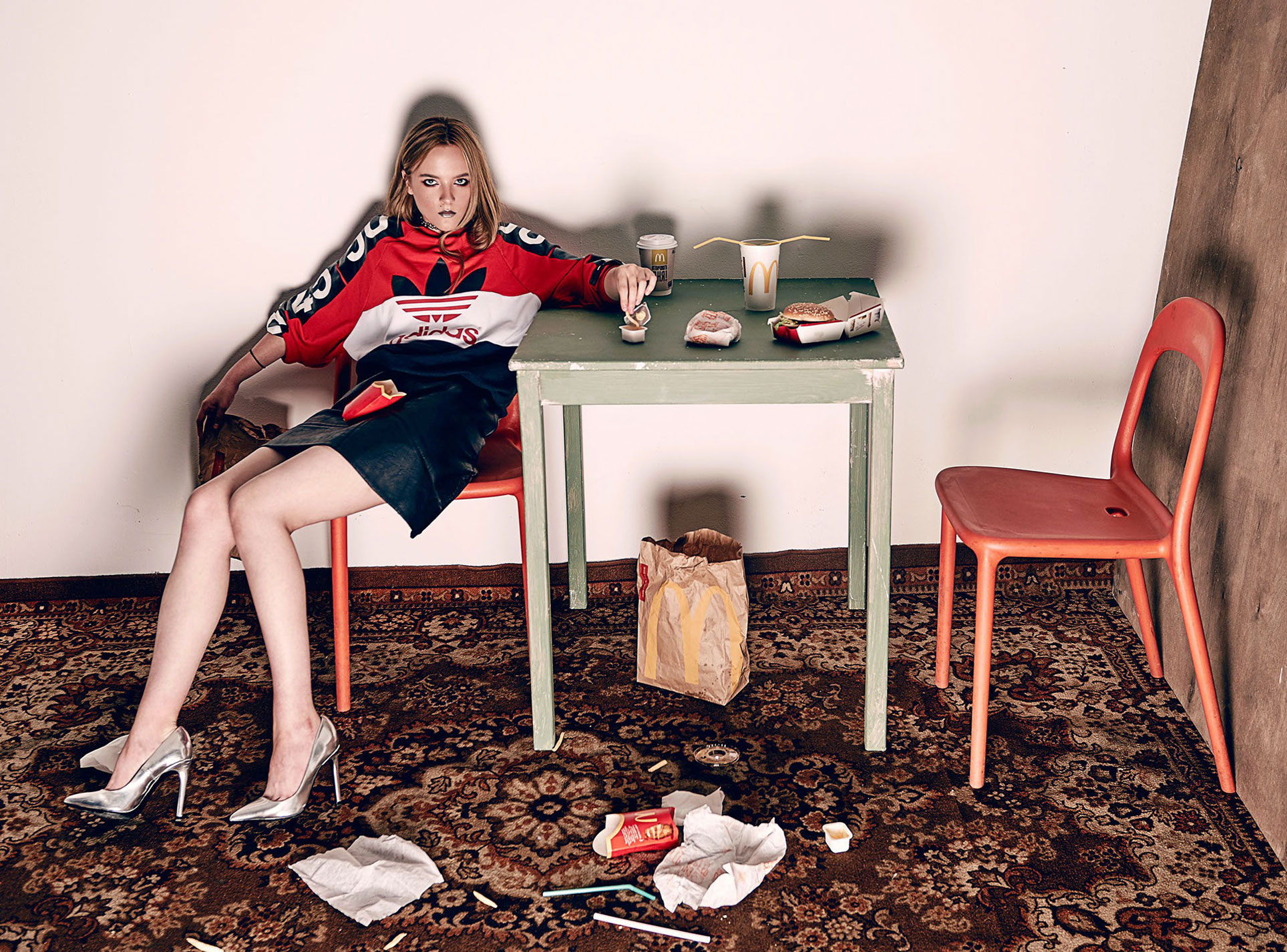 MacDonalds / Elizabeth Kashintseva by Alexey Yanbaev Елизавета Кашинцева и доставка из МакДональдс / фото 01
