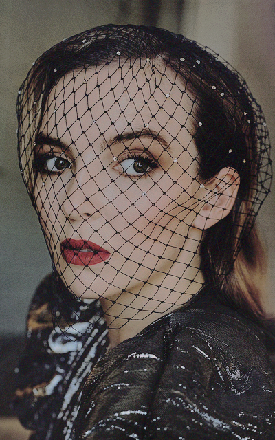 Jodie Comer - Page 2 OlWPjwyn_o