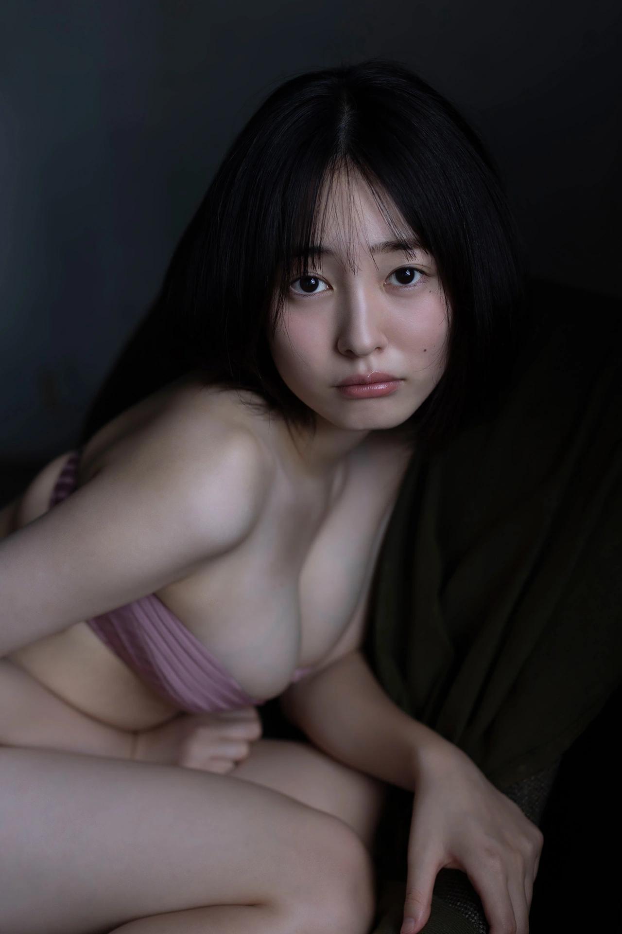 Miu Shirahama 白濱美兎, FLASHデジタル写真集 「ちょっぴりオトナ」 Set.03(27)