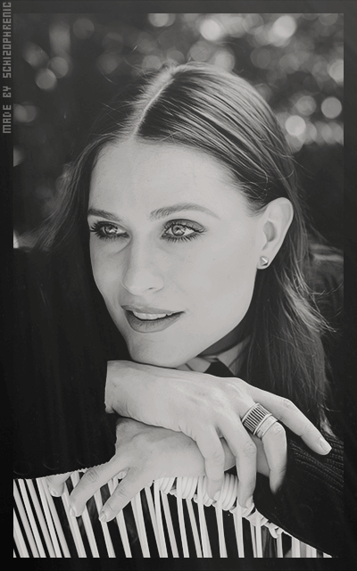 Evan Rachel Wood QyEeBsUB_o