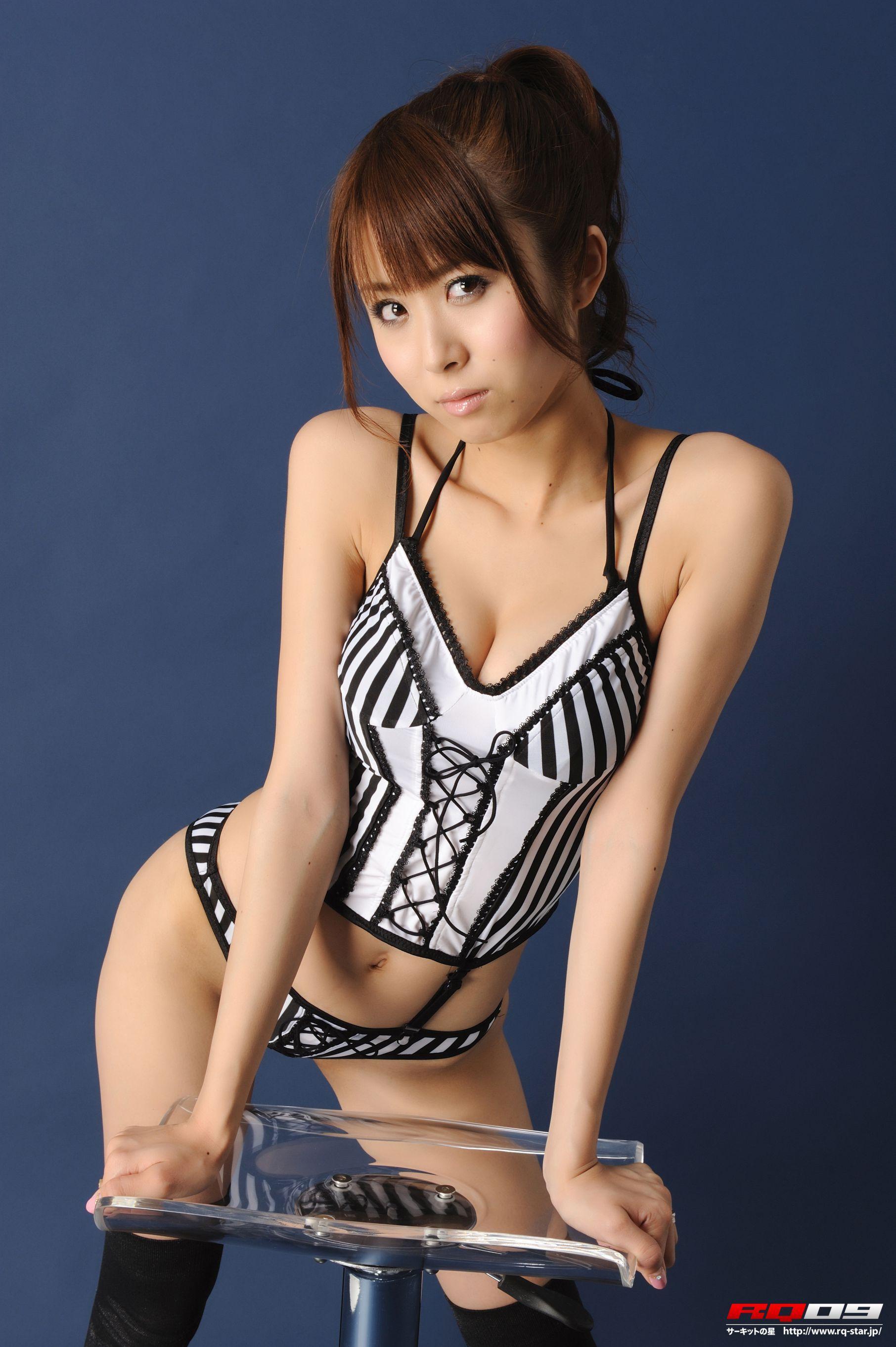 [RQ-STAR] NO.00134 我妻早央 Swim Suits – Black x White 写真集(96)