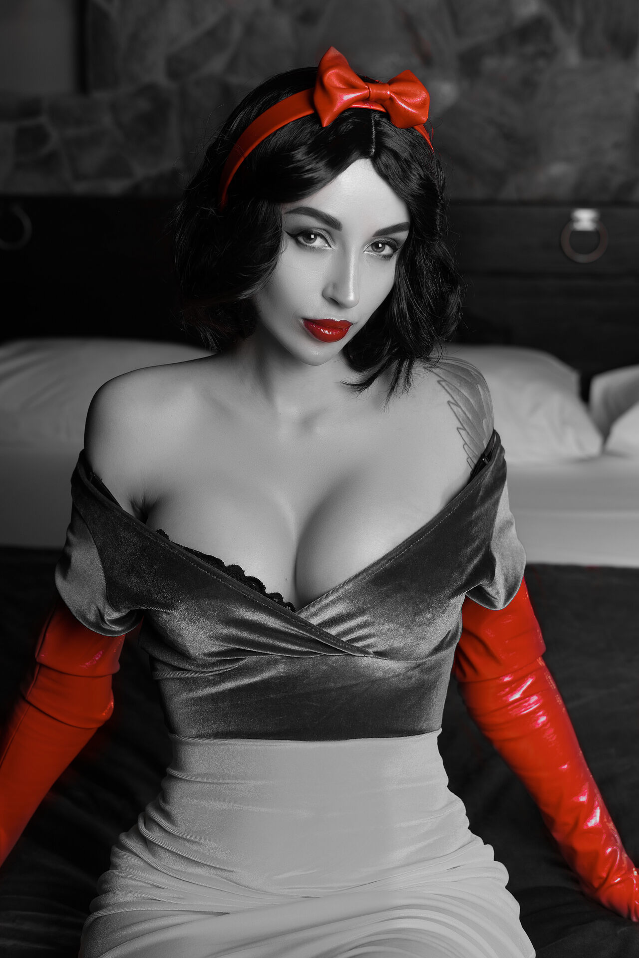 Lera Himera - NOIR BDSM SNOW WHITE