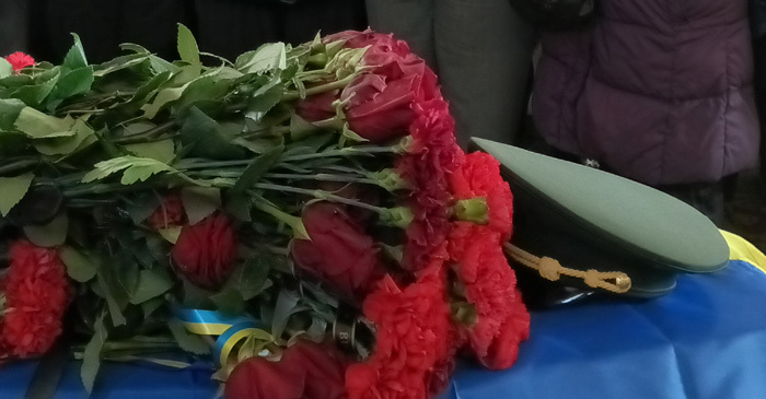 «Розмістіть пам’ять про загиблих біля Катерининської церкви», — пропонує Ольга Корнієнко та її товаришки «Розмістіть пам’ять про загиблих біля Катерининської церкви», — пропонує Ольга Корнієнко та її товаришки