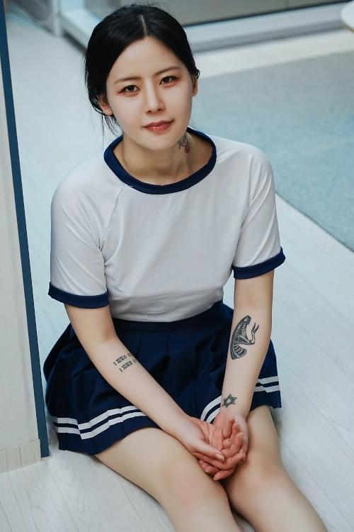 Choi Ri 최리, Photobook Vol.01 「Bloomers」 Set.01
