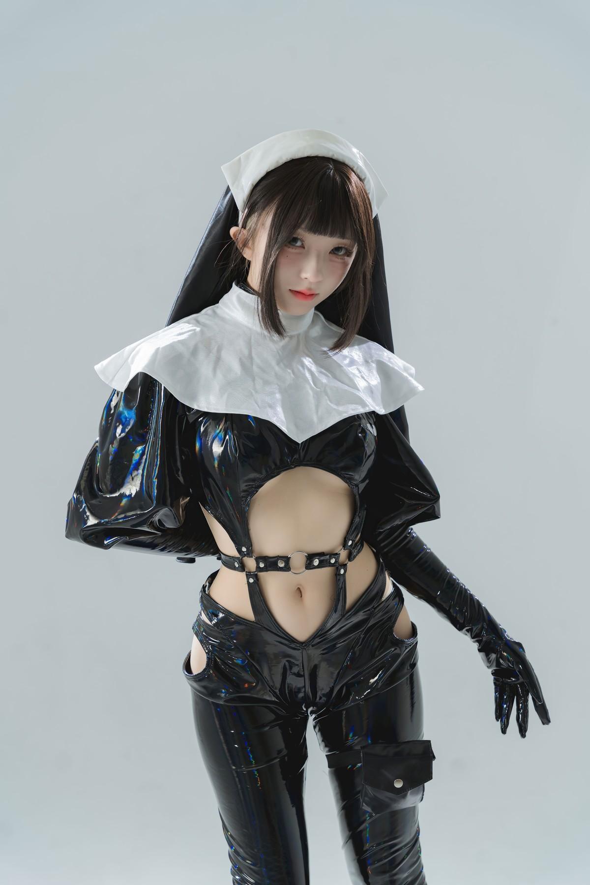 Cosplay 花铃 漆皮修女(26)