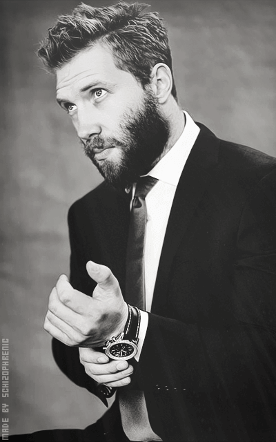 Jai Courtney RUnbwvDZ_o