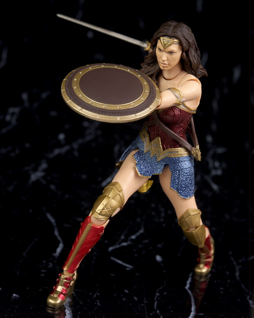 [Comentários] DC Comics S.H. Figuarts HUHzu0zs_o