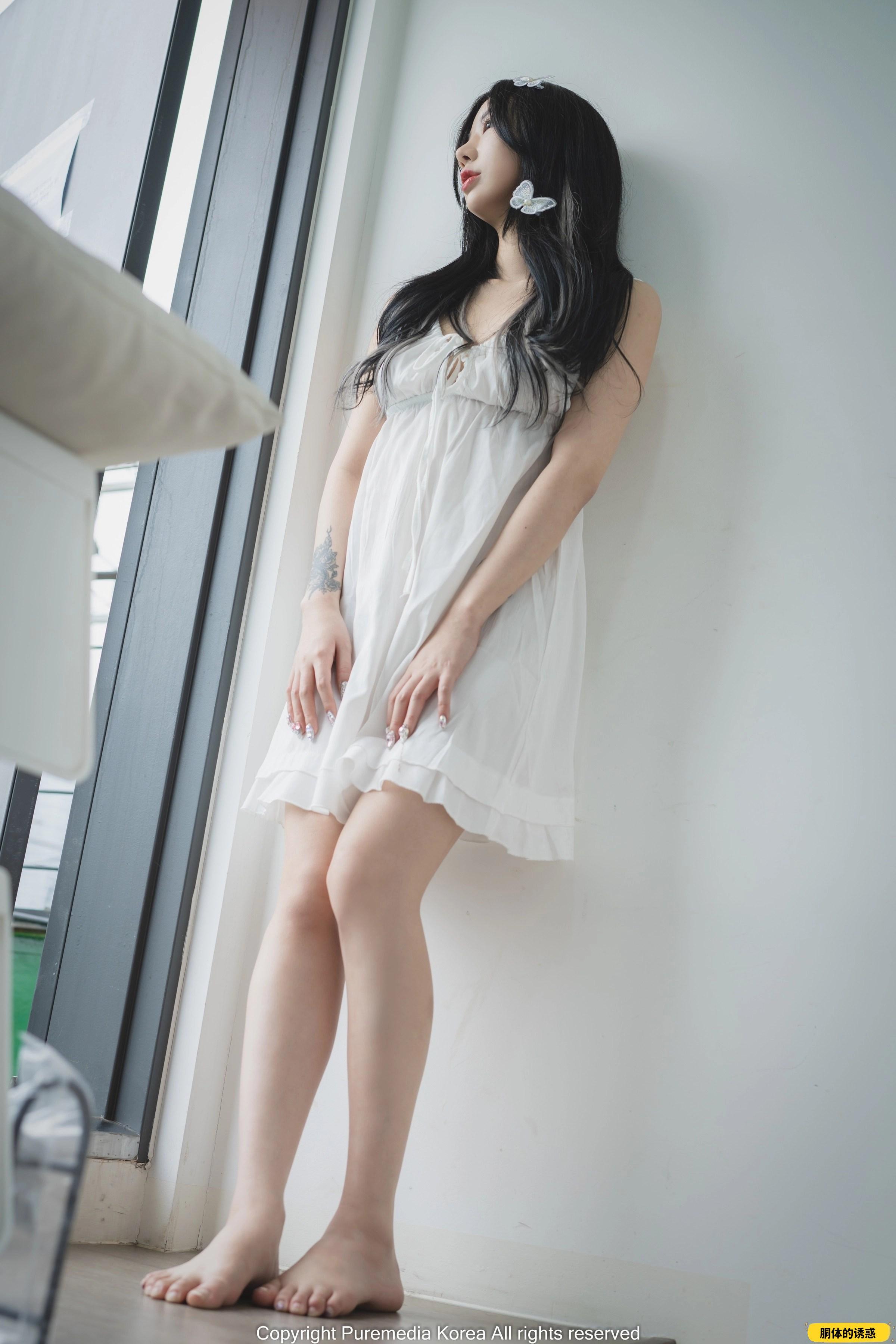 PURE MEDIA VOL.180 Jia Angel on the ground [121P]