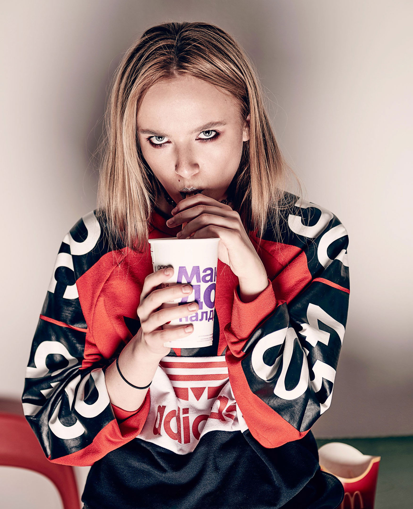 MacDonalds / Elizabeth Kashintseva by Alexey Yanbaev Елизавета Кашинцева и доставка из МакДональдс / фото 07