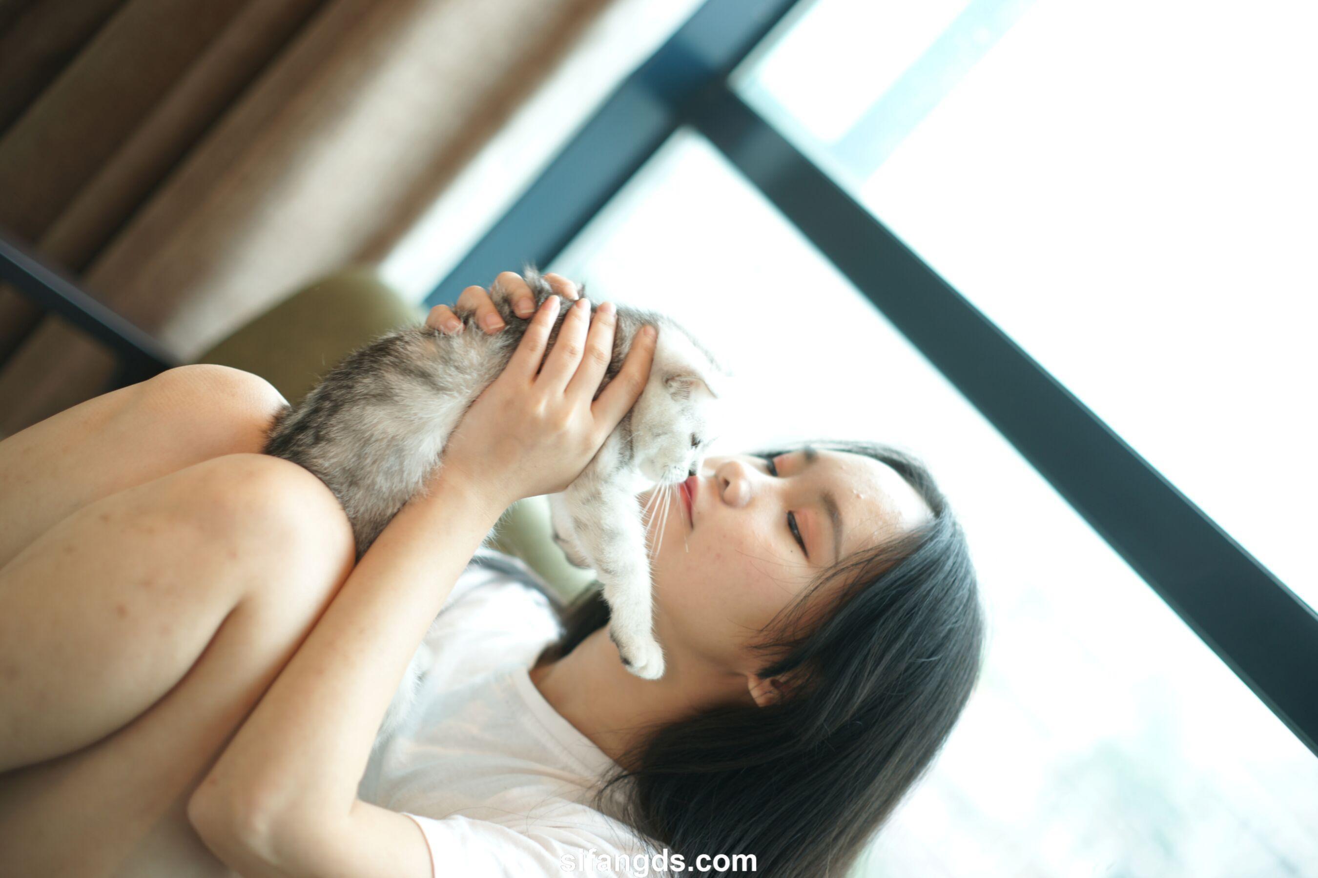 国模套图 素人私拍流出(77)
