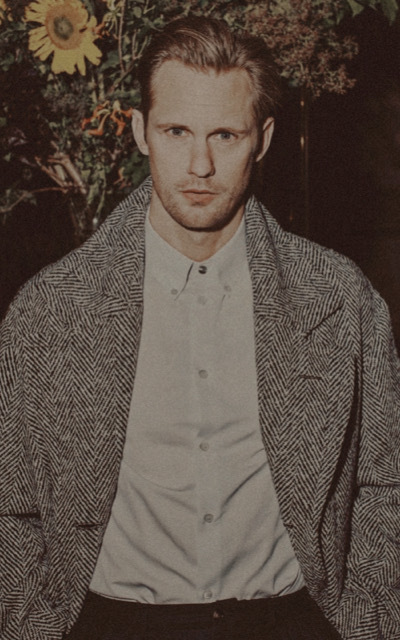 Alexander Skarsgard  T7lK2OBB_o