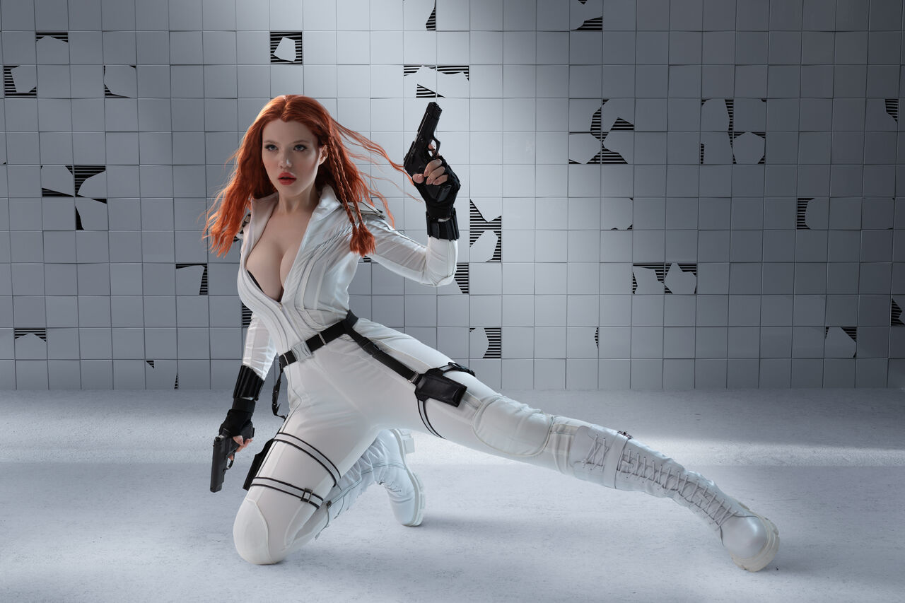 Lada Lyumos - Black Widow