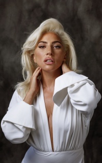 Lady Gaga PNsj9EYo_o