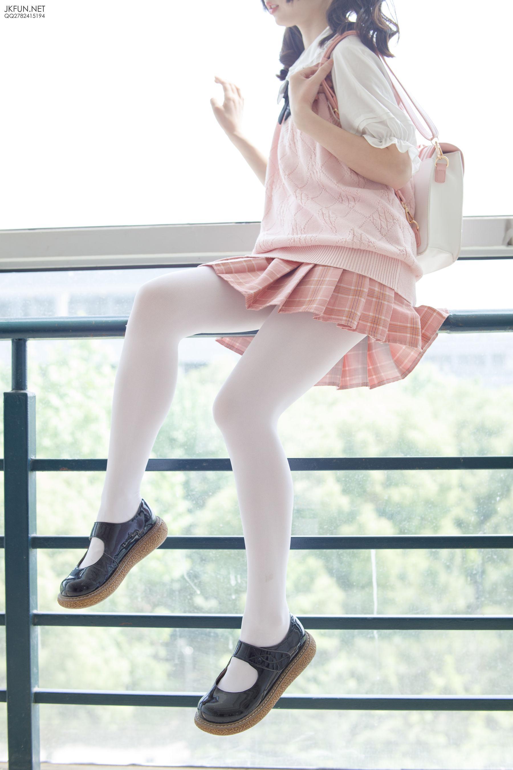 默陌《80D白丝》 [森萝财团] JKFUN-007 写真集(67)