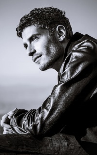 Julian Morris N7Ms30UA_o