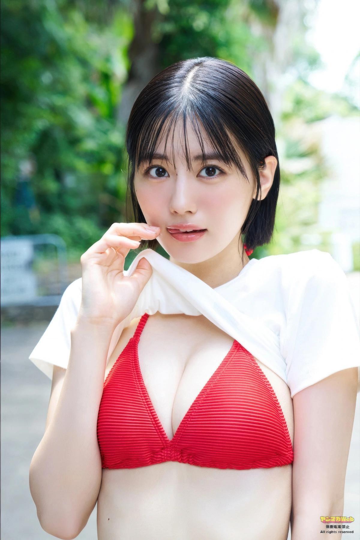 Ruki Sekiya 関谷瑠紀, Young Magazine 2025 No.43 (ヤングマガジン 2025年43号)(5)