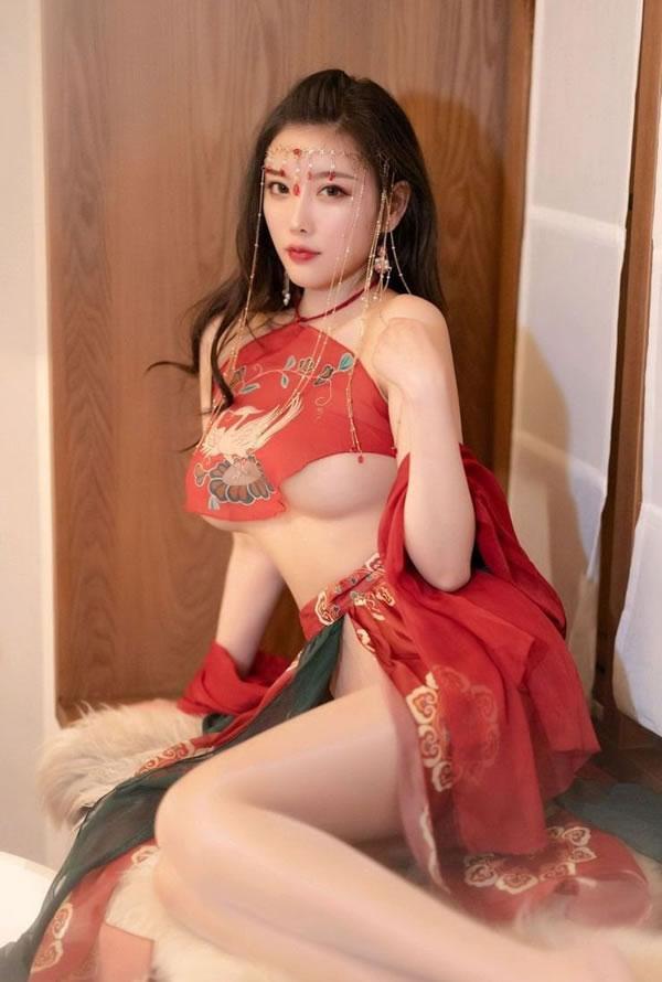 杨晨晨化身妩媚妖姬身段迷人分外妖娆(12)