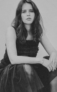 Felicity Jones YxtWNSjm_o