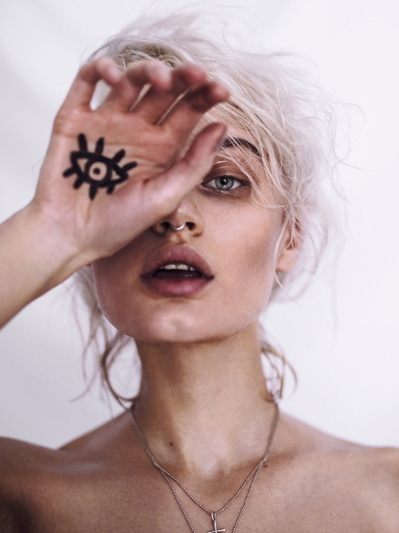 Out of Control / Nicole Gregorczuk by Lina Tesch Out of Control / Nicole Gregorczuk by Lina Tesch