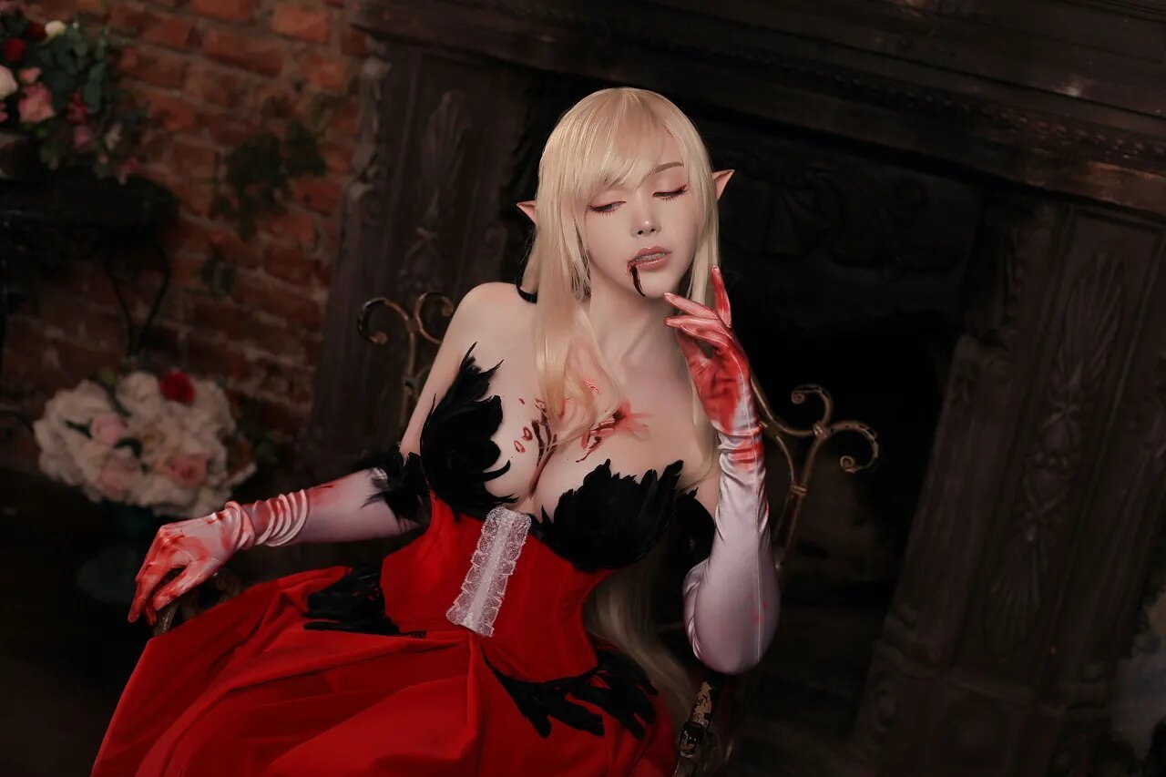Shinobu Oshino (SayaTheFox)