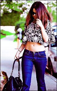 Selena Gomez U5qNUB1i_o