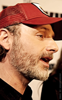 Andrew Lincoln - Page 2 XgERyRxR_o