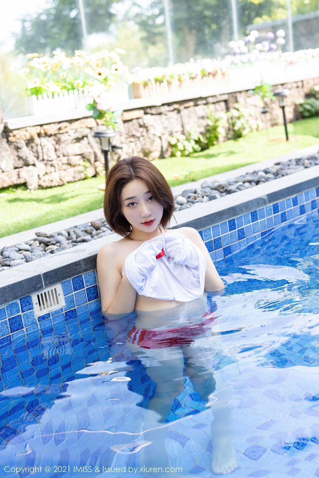 IMISS Vol.542: 九月 生 _ (56 photos)