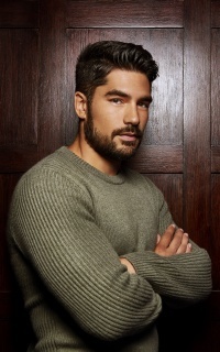 D.J. Cotrona VPHkvAUO_o