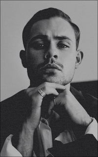 Dacre Montgomery X9imaW7d_o