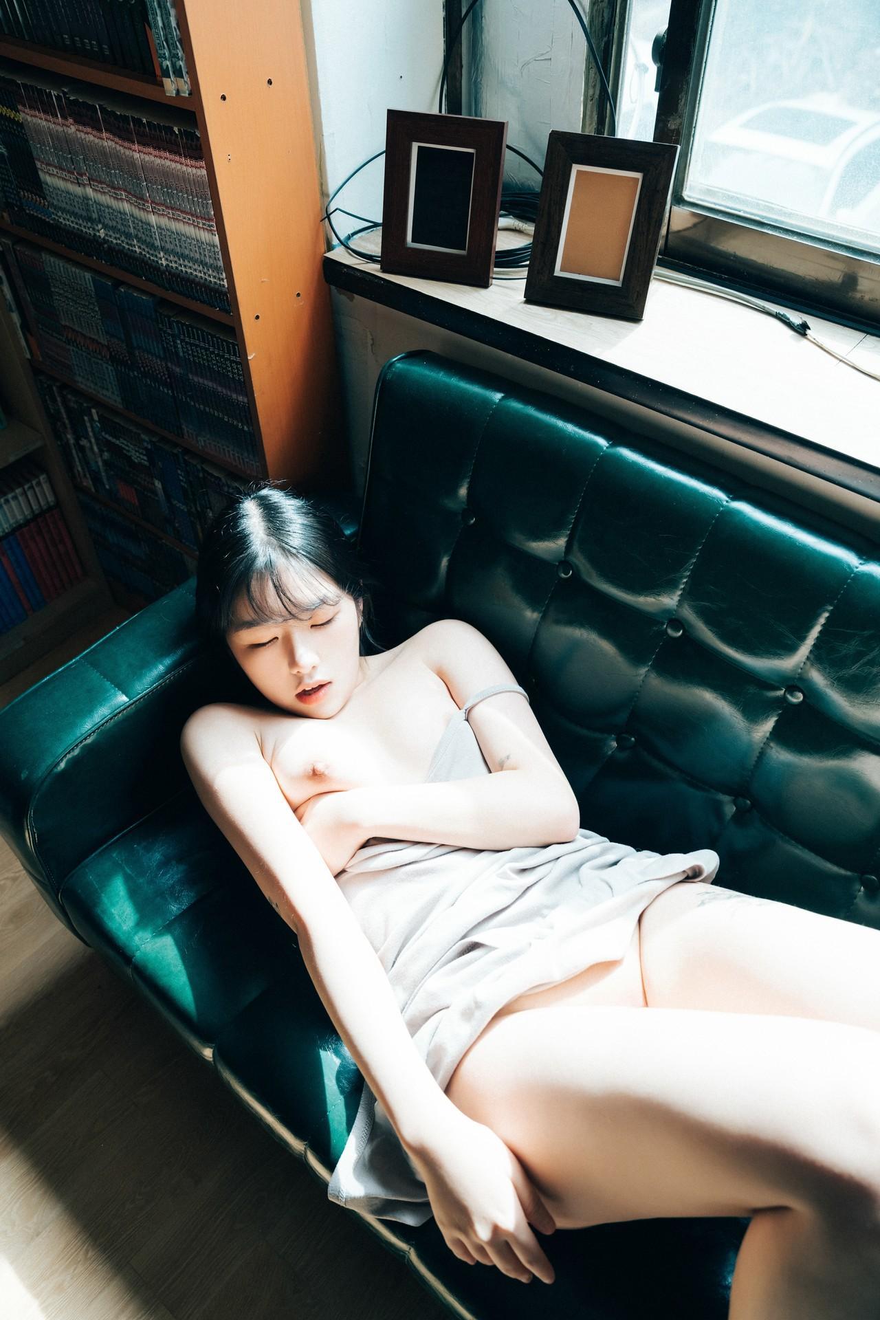 Sonson 손손, [Loozy] Comic Shop Girl (+S.Ver)(31)