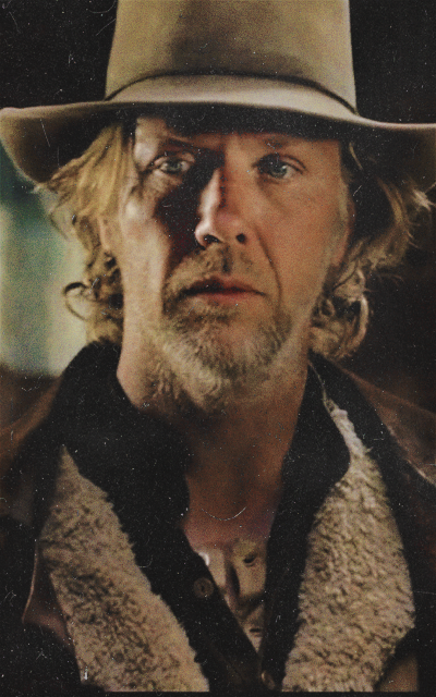 Mikael Persbrandt KD3G2aA3_o