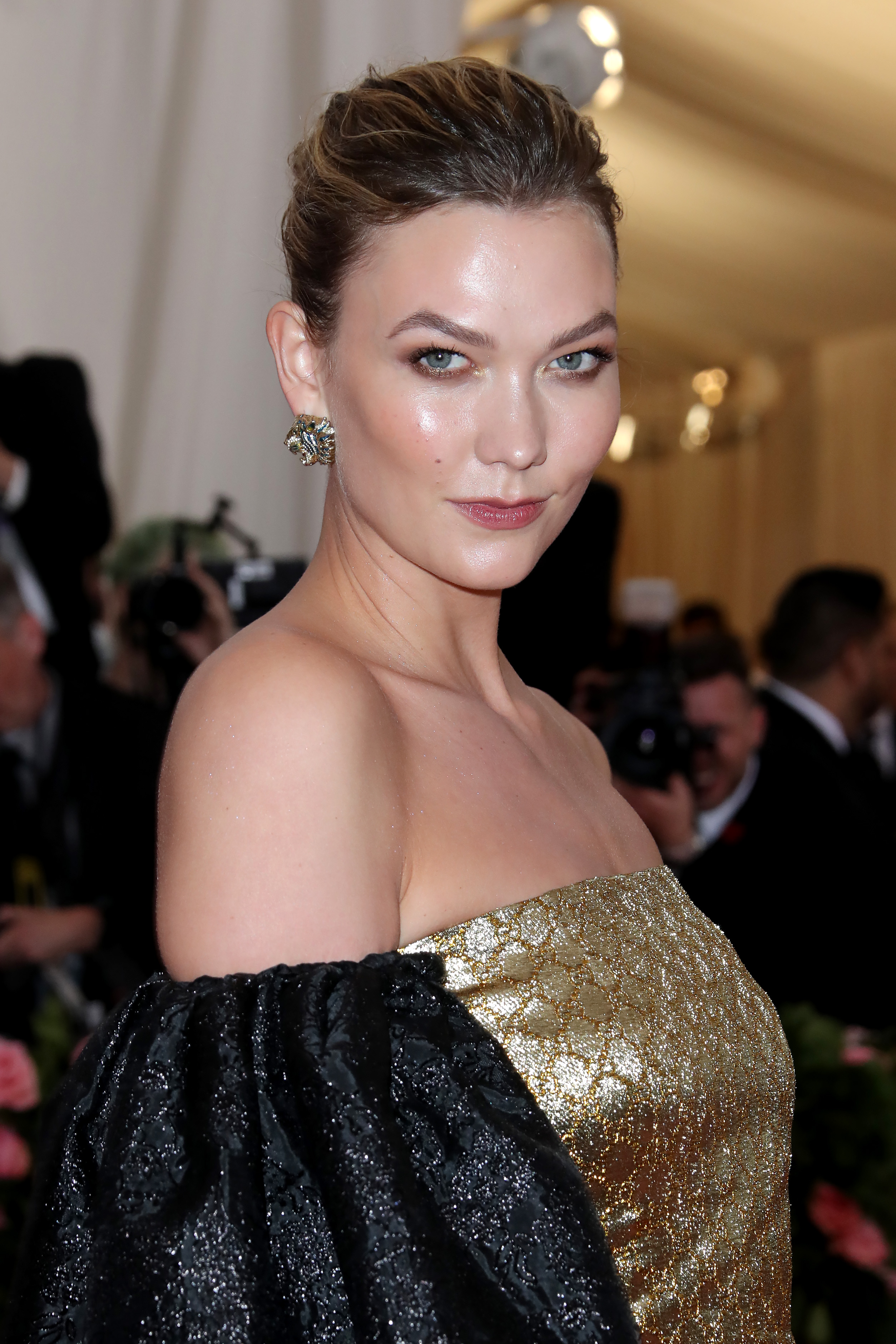 Карли Клосс (Karlie Kloss) на вечере Met Gala в Нью-Йорке (06.05.2019