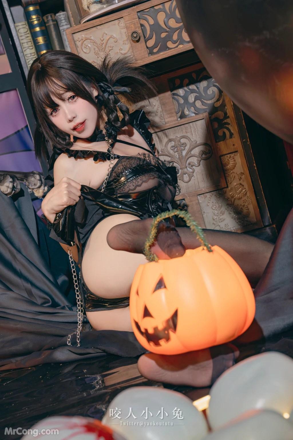 Coser@黏黏团子兔:『兔兔班车』万圣小恶魔 (41 photos )(11)