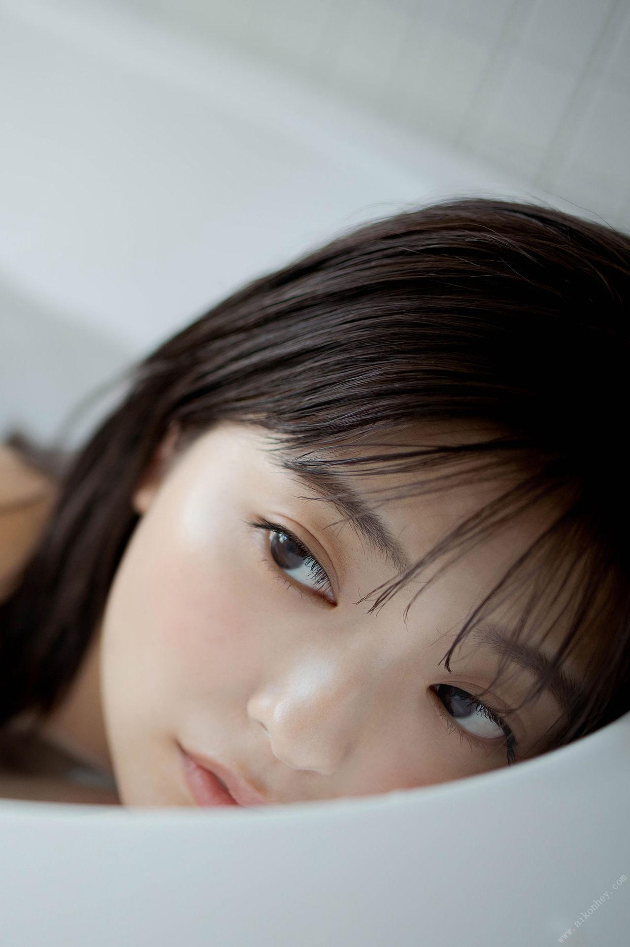 Mio Kudo 工藤美桜, ＦＲＩＤＡＹデジタル写真集 「輝きながら……」 Set.01(13)