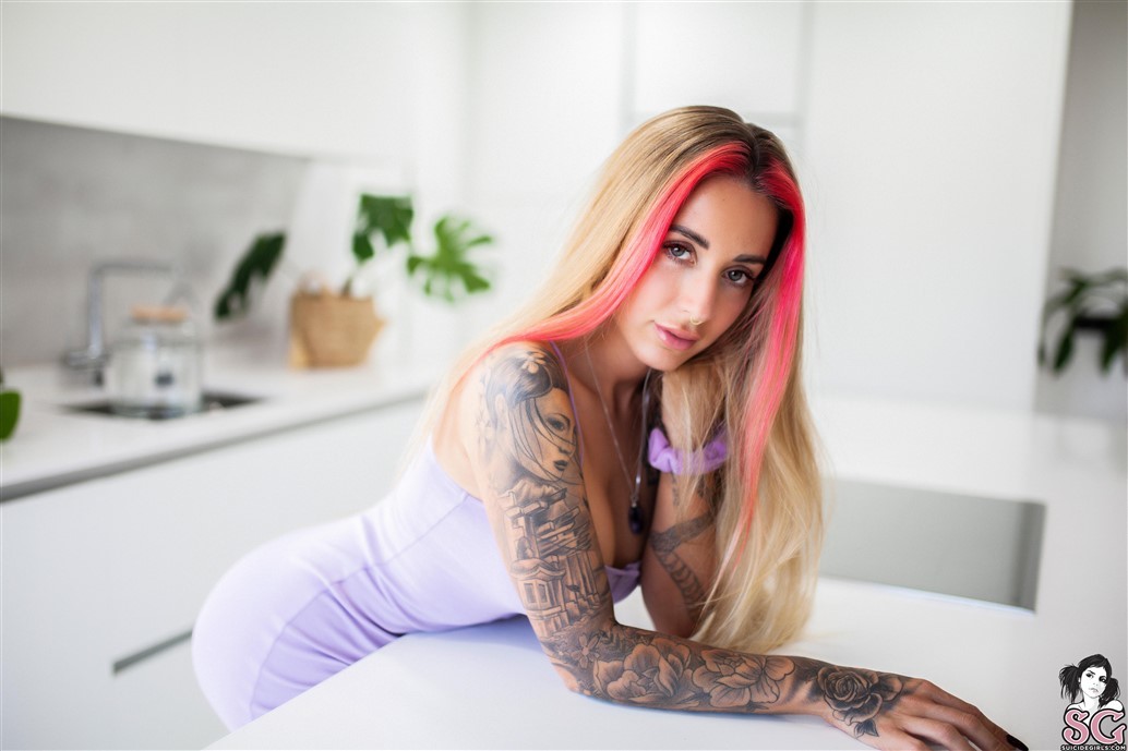 Kissa Suicide, Violeta