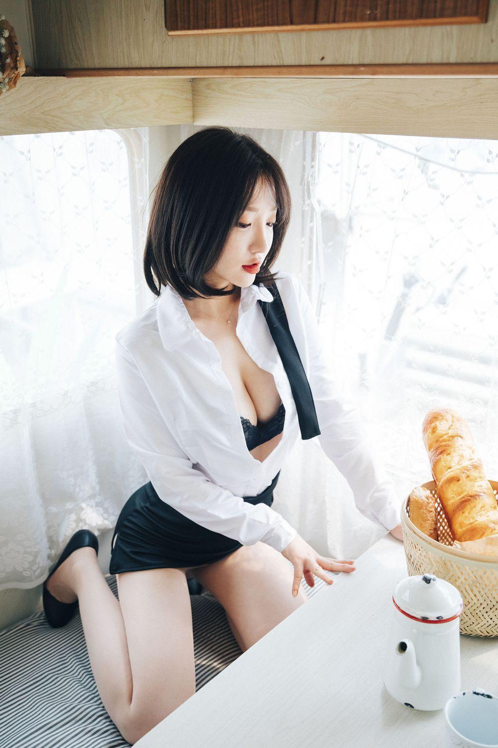 [日本LOOZY写真] Yeeun - Officegirl's Vacation Vol.2/85P(17)