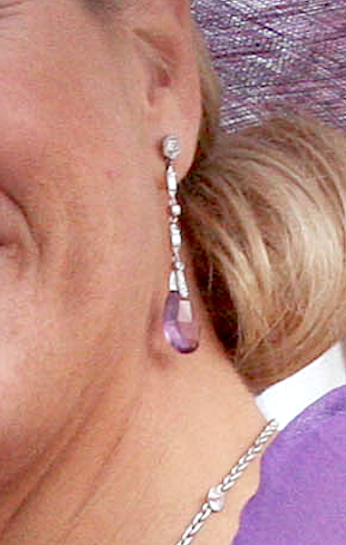 Tojori_Jewel on X: The 3 Spider Brooches worn by Queen Maxima on