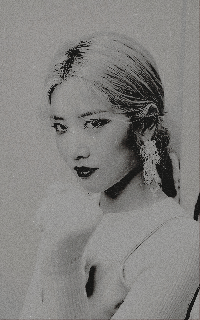 kim lip 0qRrOw3L_o