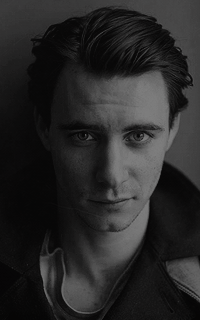 Harry Lloyd  2VA9s1sM_o