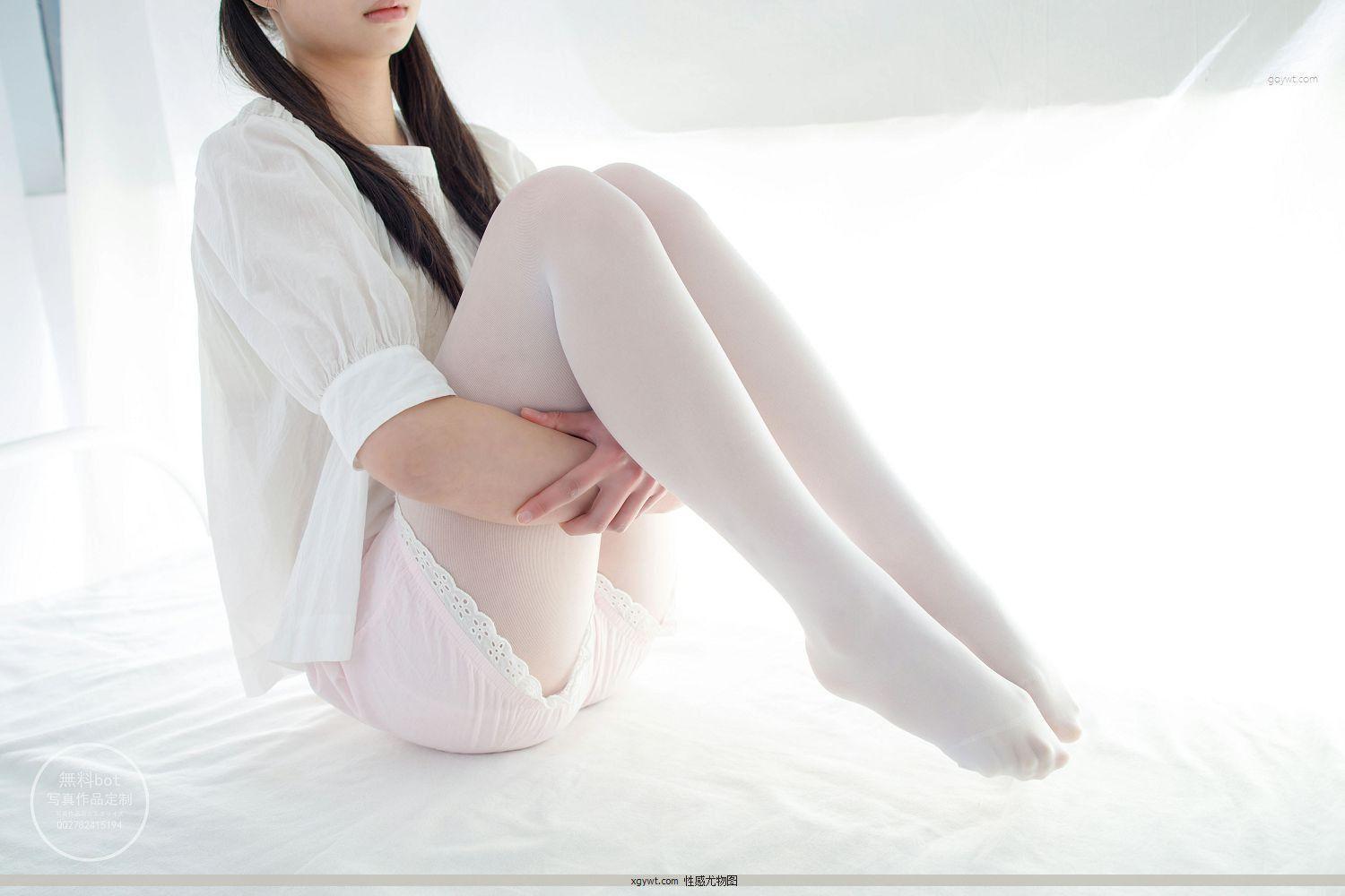 [森萝财团]有料 NO.023 出镜 萝莉女孩 雪糕 浅色短袖与粉红短裤加浅色美腿丝袜私房高清图(29)