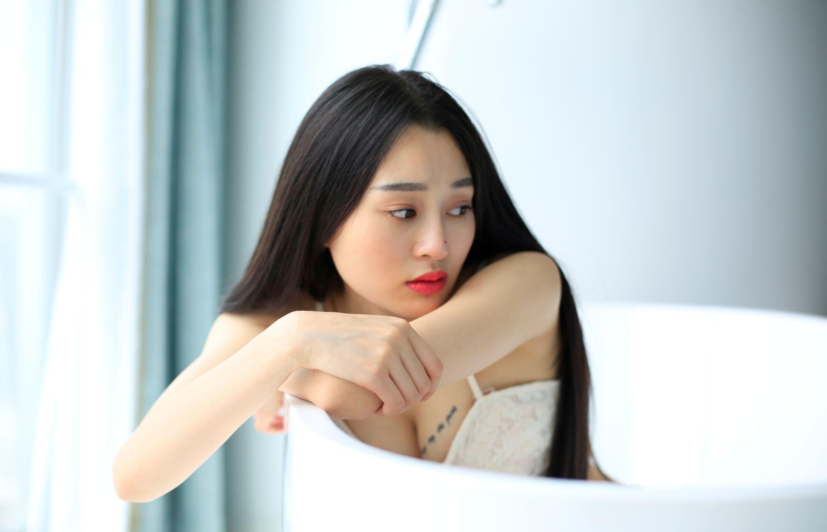 国模套图 素人私房流出(401)