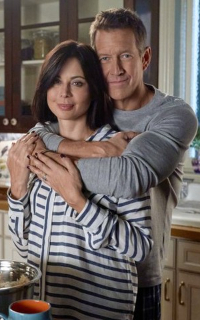 James Denton et Catherine Bell SJxR8PaJ_o