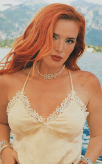 Bella Thorne NSr0FuVt_o