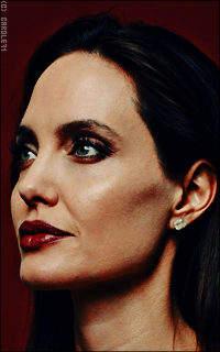 Angelina Jolie CxwU3Fss_o
