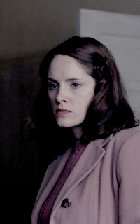 Sophie Rundle K6HCHrfg_o